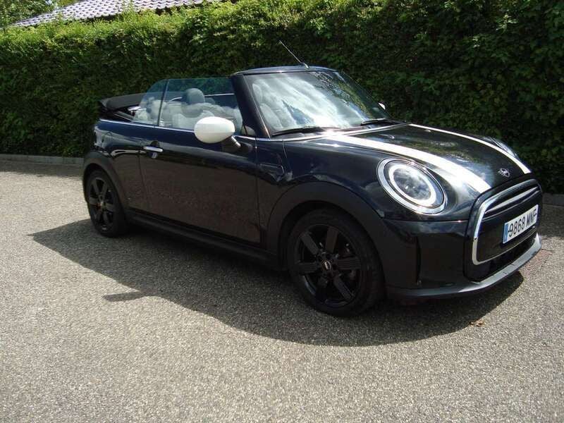 Zwart Gebruikt 2024 Mini Cooper Cabriolet Classic Cabriolet | € 13.850 - Afbeelding 1/4