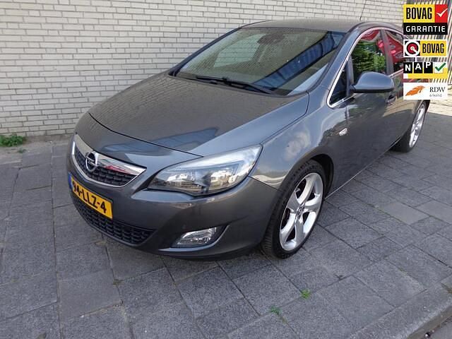 Grijs Gebruikt 2010 Opel Astra Sport Hatchback | € 3.950 (Eerlijke prijs) - Afbeelding 1/4