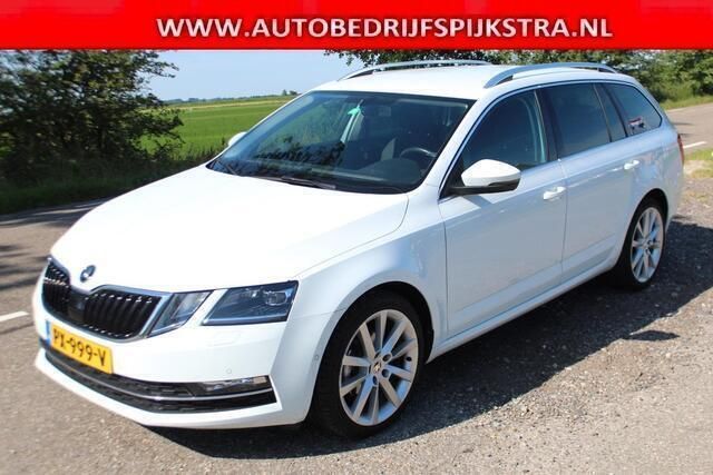 Wit Gebruikt 2017 Skoda Octavia Style Stationwagen | € 9.750 (Eerlijke prijs) - Afbeelding 1/4