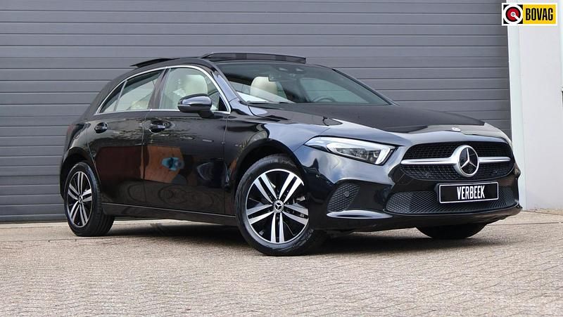 Zwart Occasion 2022 Mercedes A250 Business Hatchback | € 25.750 (Eerlijke prijs) - Afbeelding 1/4