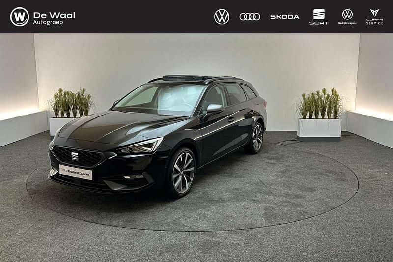 Zwart Gebruikt 2021 Seat Leon FR Stationwagen | € 24.800 (Eerlijke prijs) - Afbeelding 1/3