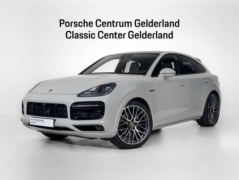 Grijs Gebruikt 2023 Porsche Cayenne Platinum Edition SUV | € 104.900 - Afbeelding 1/4