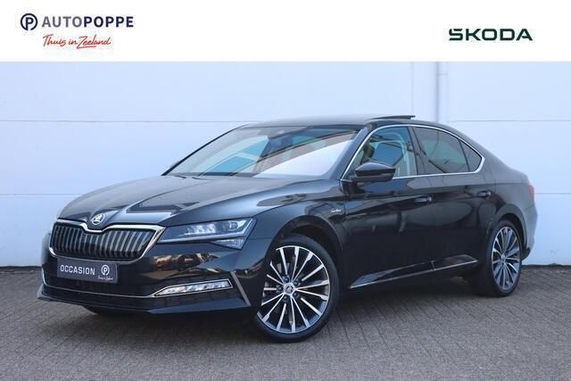 Zwart Gebruikt 2020 Skoda Superb Business Line Hatchback | € 24.750 (Eerlijke prijs) - Afbeelding 1/4