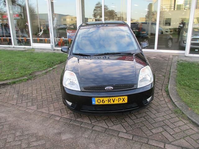 Occasion Ford Fiesta Futura 82 PK (60 kW) 2005 Zwart (metallic) Hatchback