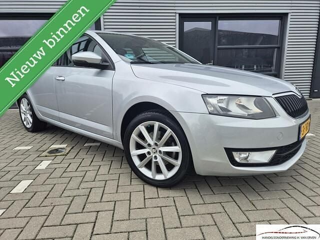 Grijs Gebruikt 2014 Skoda Octavia Stationwagen | € 11.700 (Eerlijke prijs) - Afbeelding 1/4
