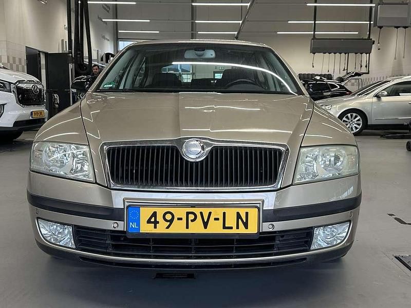 Gebruikt 2004 Skoda Octavia Comfort Sedan | € 2.500 (Eerlijke prijs) - Afbeelding 1/4