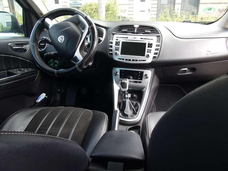 Occasion Lancia Delta 120 PK (88 kW) 2010 Zilver Hatchback