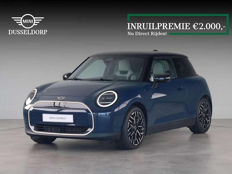 Blauw Nieuw 2025 Mini Cooper Favoured Hatchback | € 39.490 (Eerlijke prijs) - Afbeelding 1/4