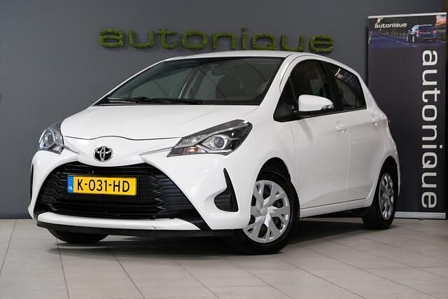 Wit Gebruikt 2020 Toyota Yaris Active Hatchback | € 12.750 (Eerlijke prijs) - Afbeelding 1/4