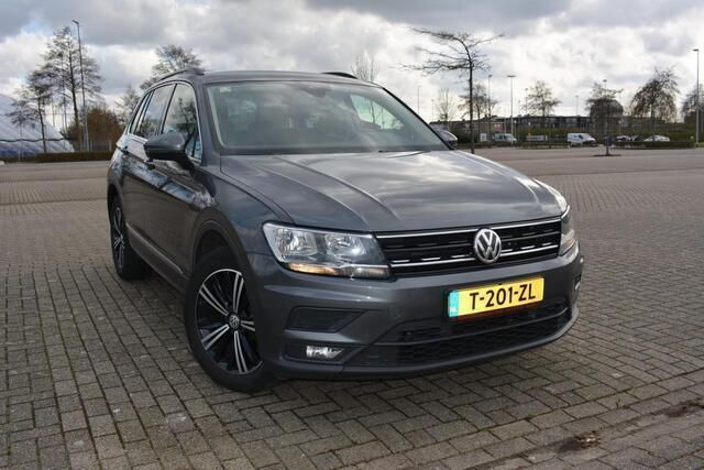 Grijs Gebruikt 2018 VW Tiguan SUV | € 18.950 (Super prijs) - Afbeelding 1/4