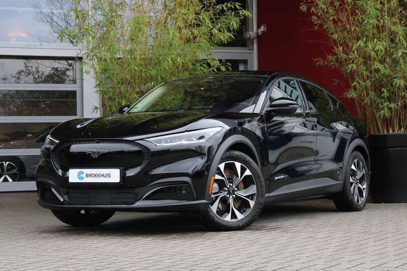 Zwart Gebruikt 2023 Ford Mustang Mach-E SUV | € 39.900 (Eerlijke prijs) - Afbeelding 1/4