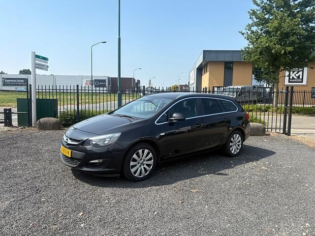 Zwart Gebruikt 2016 Opel Astra Business Stationwagen | € 4.495 (Duur) - Afbeelding 1/4