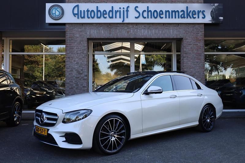 Wit Gebruikt 2017 Mercedes E250 AMG line Sedan | € 29.945 (Iets duurder) - Afbeelding 1/4