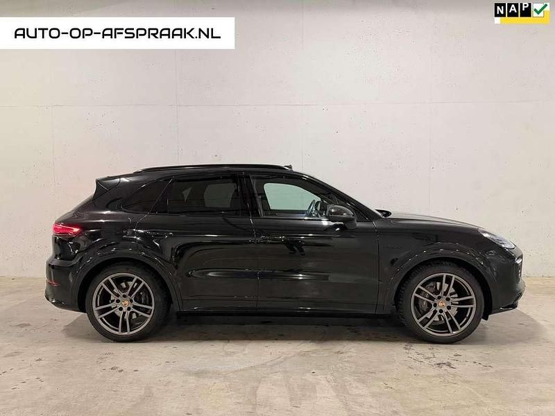Zwart (metallic) Occasion 2023 Porsche Cayenne SUV | € 79.888 (Super prijs) - Afbeelding 1/4