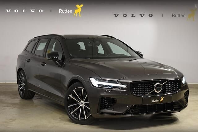 Grijs Gebruikt 2024 Volvo V60 Plus Stationwagen | € 48.840 (Duur) - Afbeelding 1/4