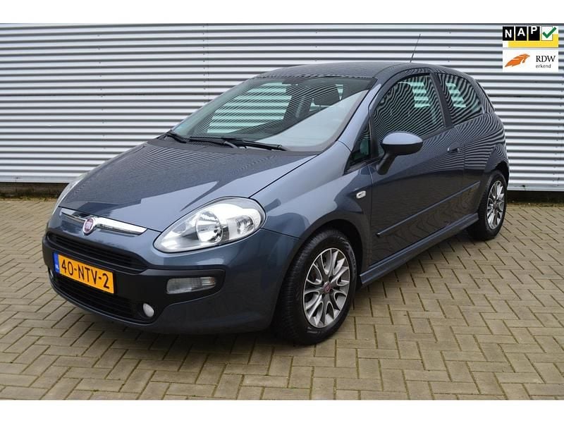 Blauw Occasion 2010 Fiat Punto Dynamic Hatchback | € 2.450 (Eerlijke prijs) - Afbeelding 1/4