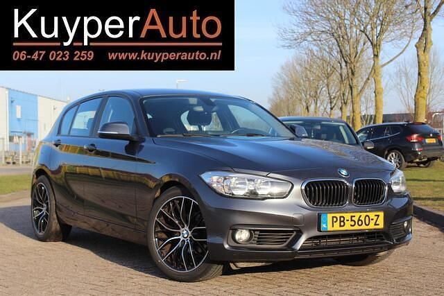 Grijs (metallic) Occasion 2017 BMW 118 Hatchback | € 10.850 (Super prijs) - Afbeelding 1/4