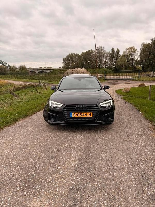 Gebruikt 2019 Audi A4 | € 25.000 (Eerlijke prijs) - Afbeelding 1/4