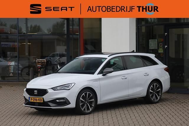 Wit Gebruikt 2021 Seat Leon ST FR Stationwagen | € 21.950 (Iets duurder) - Afbeelding 1/4