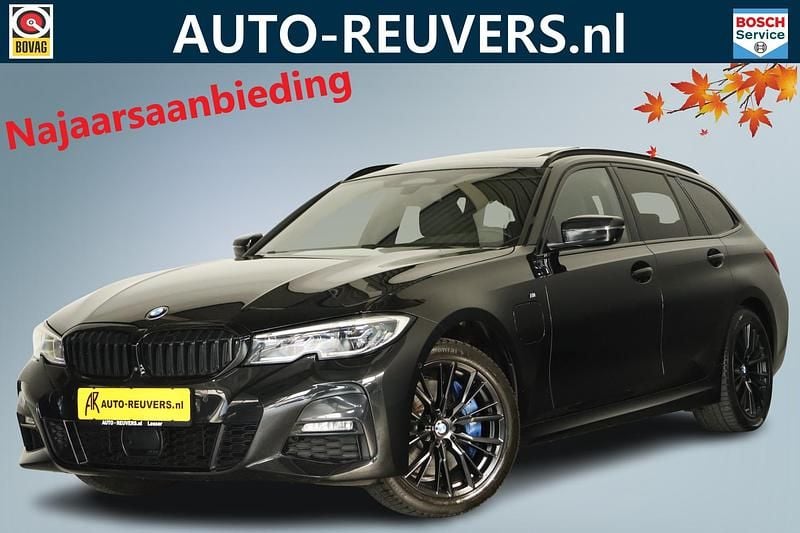 Zwart Gebruikt 2021 BMW 330e M Sport Stationwagen | € 36.900 (Duur) - Afbeelding 1/4