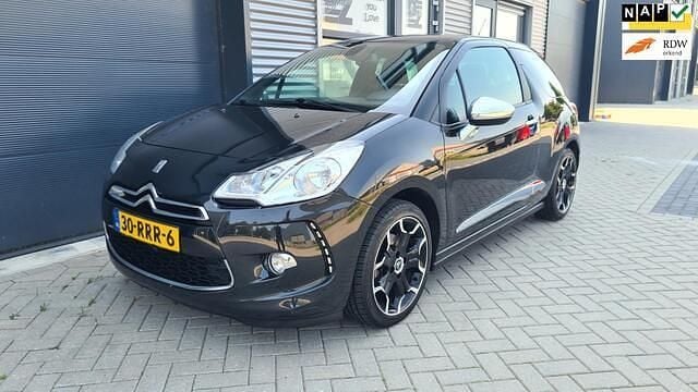 Zwart Gebruikt 2011 Citroën DS3 So Chic Hatchback | € 3.250 (Eerlijke prijs) - Afbeelding 1/4