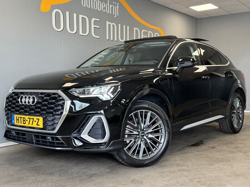 Zwart Gebruikt 2021 Audi Q3 Comfort SUV | € 38.950 - Afbeelding 1/4