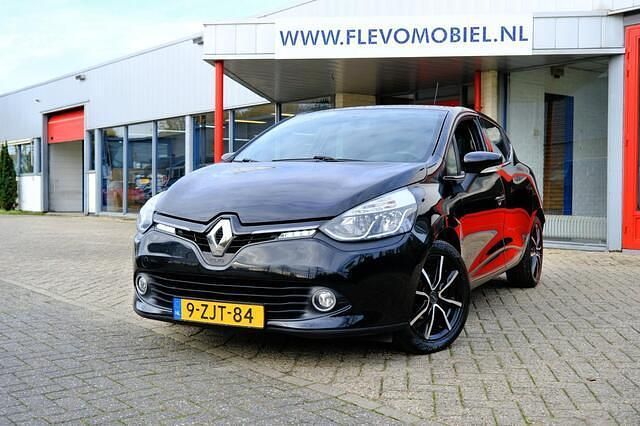 Zwart Gebruikt 2015 Renault Clio IV Night&Day Hatchback | € 6.500 (Eerlijke prijs) - Afbeelding 1/4