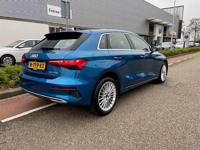 Occasion Audi A3 Sportback Business 111 PK (81 kW) 2021 Blauw Hatchback