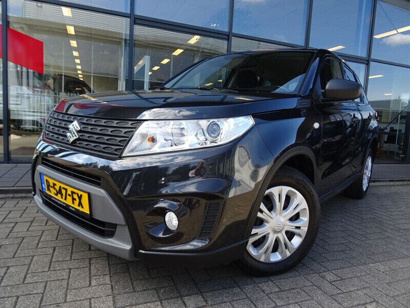 Zwart Gebruikt 2022 Suzuki Vitara Comfort SUV | € 15.945 (Super prijs) - Afbeelding 1/3
