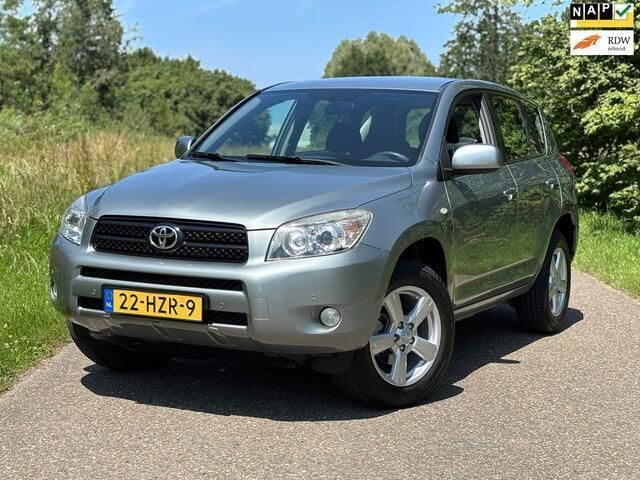 Groen, metallic lak Gebruikt 2009 Toyota RAV4 Sol SUV | € 10.950 (Eerlijke prijs) - Afbeelding 1/4