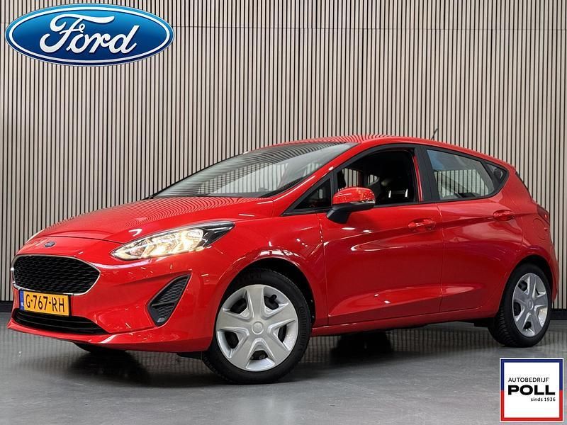 Rood Gebruikt 2019 Ford Fiesta Trend Hatchback | € 11.900 (Goede deal) - Afbeelding 1/4