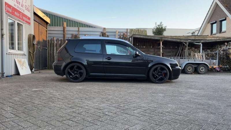 Zwart Gebruikt 2003 VW Golf IV Ocean Hatchback | € 2.100 (Eerlijke prijs) - Afbeelding 1/4