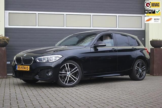 Zwart Gebruikt 2017 BMW 118 Executive Hatchback | € 16.900 (Eerlijke prijs) - Afbeelding 1/4