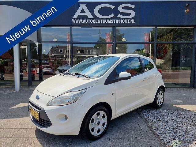Wit, metallic lak Gebruikt 2008 Ford Ka Titanium Hatchback | € 1.550 (Goede deal) - Afbeelding 1/4