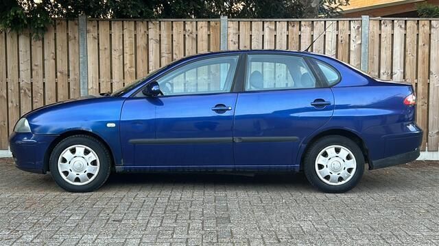 Occasion Seat Cordoba 75 PK (55 kW) 2003 Blauw Sedan