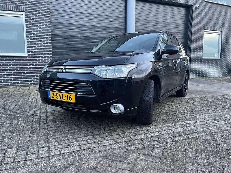 Zwart Occasion 2013 Mitsubishi Outlander Instyle SUV | € 8.500 (Super prijs) - Afbeelding 1/4
