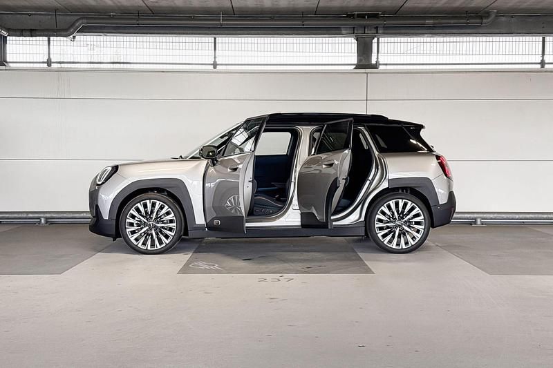 Occasion Mini Aceman Favoured 160 kW (218 PK) 2025 Grijs, metallic lak SUV