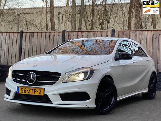 Wit Occasion 2013 Mercedes A180 Ambition Hatchback | € 15.995 (Iets duurder) - Afbeelding 1/4