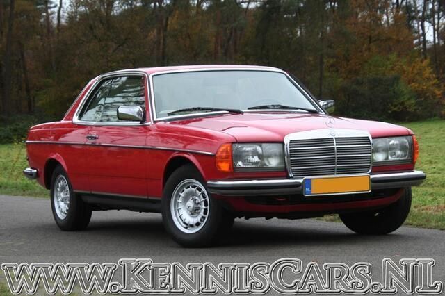 Rood Gebruikt 1983 Mercedes 230 Coupé | € 12.950 - Afbeelding 1/4
