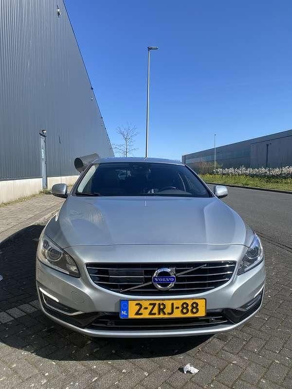Grijs Gebruikt 2015 Volvo V60 Stationwagen | € 12.500 (Goede deal) - Afbeelding 1/4
