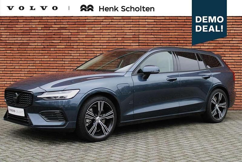 Blauw Gebruikt 2025 Volvo V60 Stationwagen | € 53.950 - Afbeelding 1/4