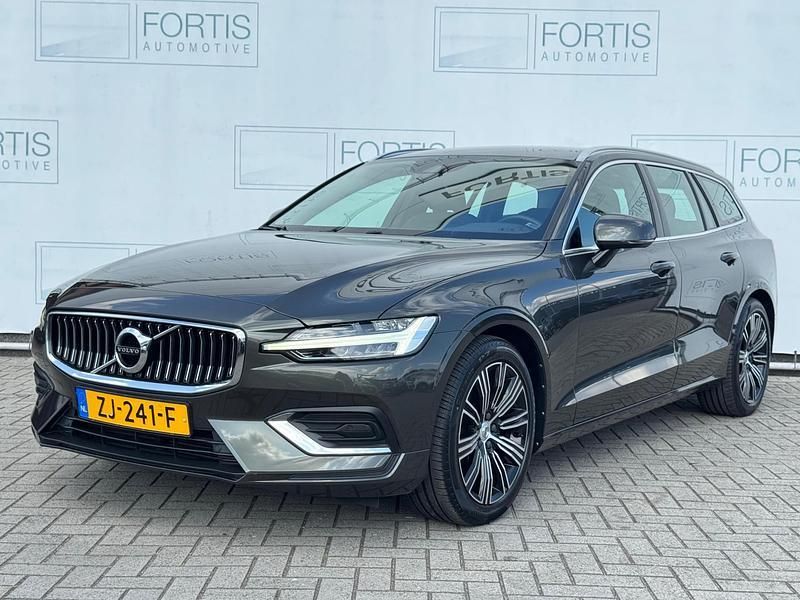 Grijs Gebruikt 2019 Volvo V60 Inscription Stationwagen | € 27.900 (Eerlijke prijs) - Afbeelding 1/4