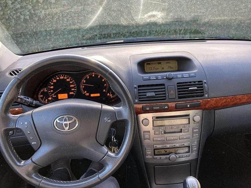 Occasion Toyota Avensis Sol 129 PK (94 kW) 2006 Brons Stationwagen