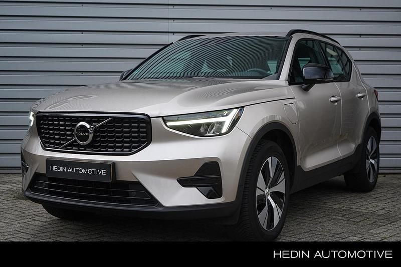 Grijs Gebruikt 2022 Volvo XC40 Plus SUV | € 34.995 (Eerlijke prijs) - Afbeelding 1/4