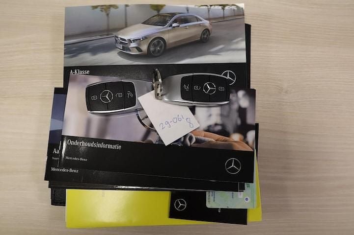 Occasion Mercedes A250 Business 2022 Grijs Sedan