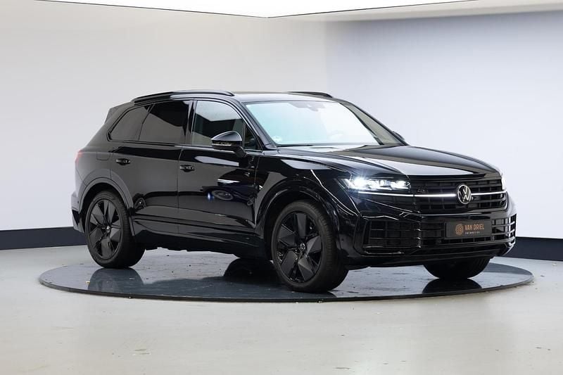 Zwart Gebruikt 2023 VW Touareg R SUV | € 73.945 (Eerlijke prijs) - Afbeelding 1/4