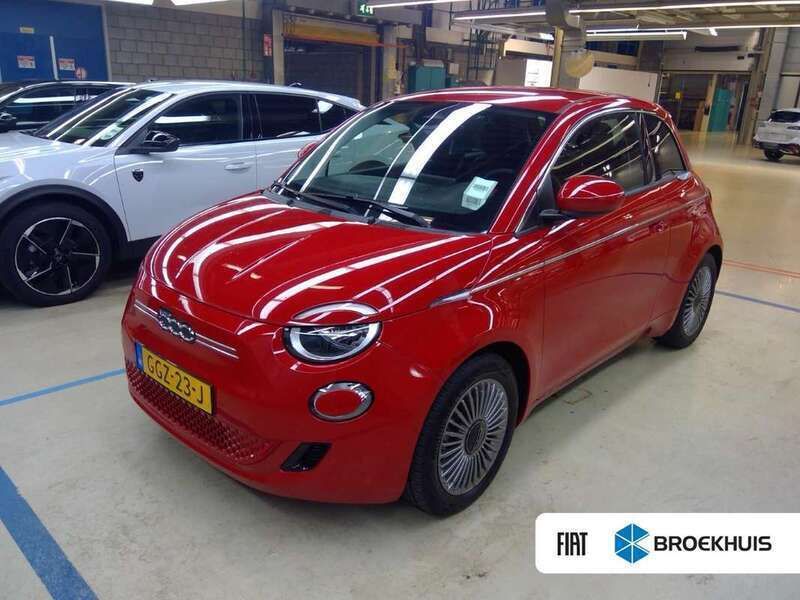 Rood Gebruikt 2024 Fiat 500e Urban Hatchback | € 24.900 (Eerlijke prijs) - Afbeelding 1/4