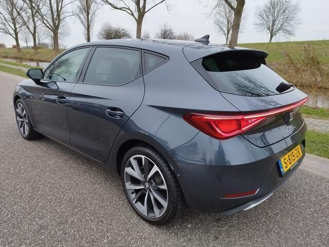 Occasion Seat Leon FR 150 PK (110 kW) 2021 Grijs Hatchback