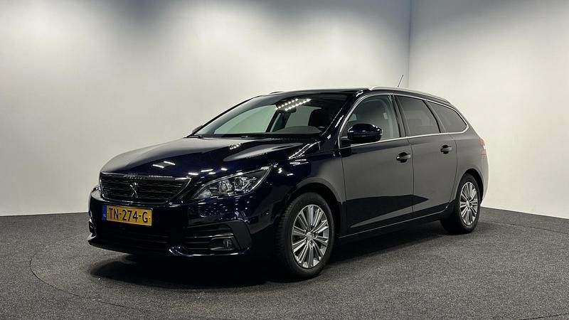 Blauw Gebruikt 2018 Peugeot 308 Allure Stationwagen | € 10.400 (Eerlijke prijs) - Afbeelding 1/4
