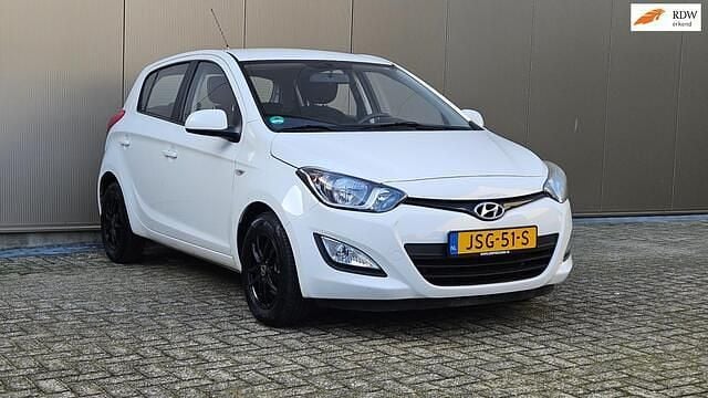 Wit Occasion 2012 Hyundai i20 Hatchback | € 4.950 (Eerlijke prijs) - Afbeelding 1/4